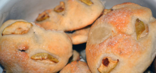 Пышечки с яблоком на сыворотке